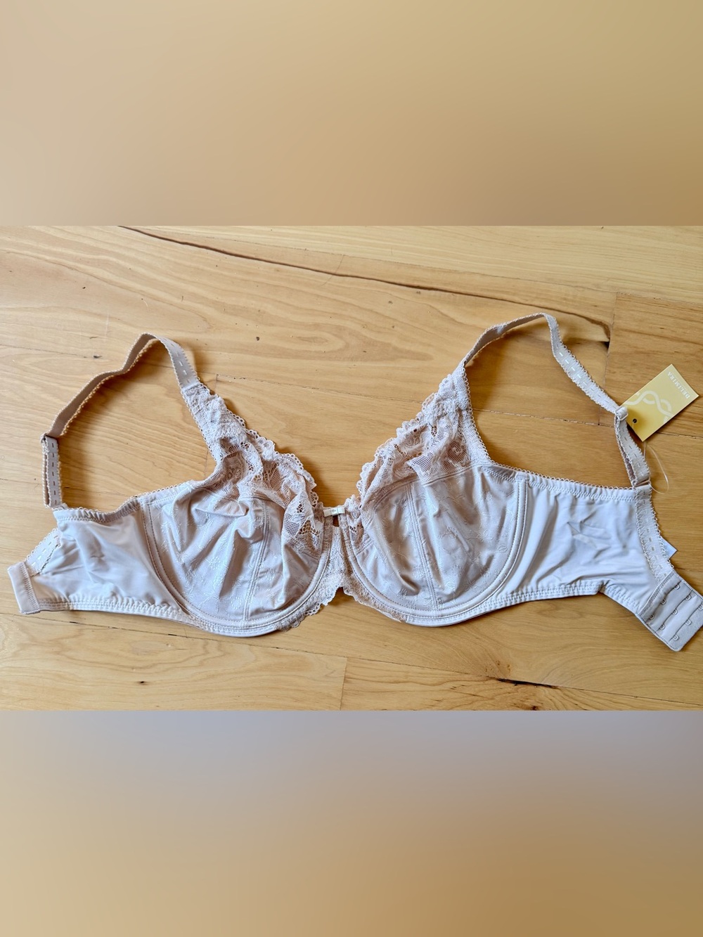 NWT Delimira Minimizer Bra Beige Lace Non-Padded Underwire Size 34H